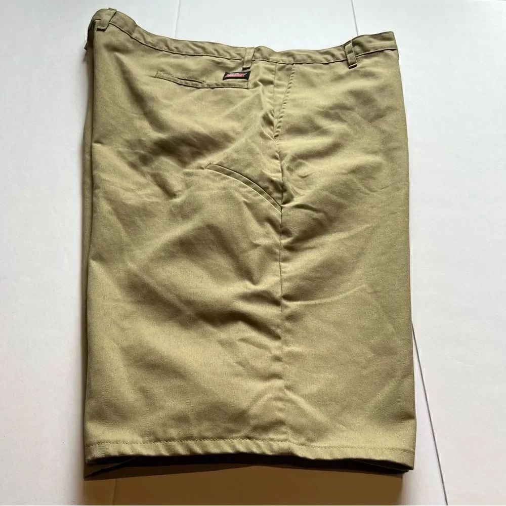 Men's Genuine Dickies Uniform Work Shorts Khaki Size 44